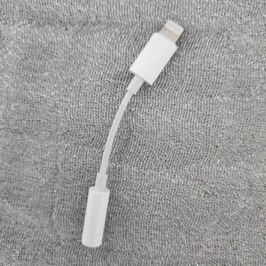 Apple Lightning to 3.5mm Headphone Jack Adapter White Dongle A1749 iPhone iPad